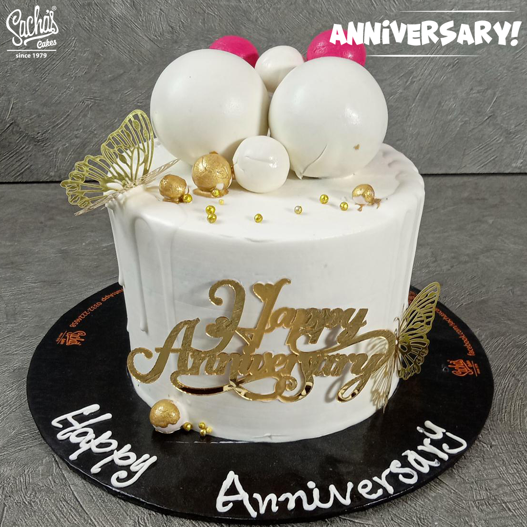 Beautifully Designed Anniversary Cake